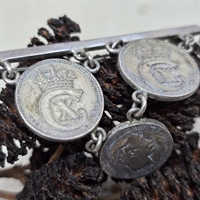 25-øre-broche-3-stykker-på-nål-Christian-10-vintage-broche